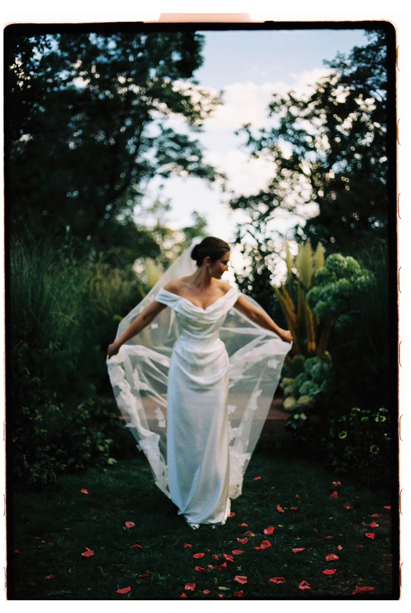 Teresa & Eshan’s Wedding at Bon Repos chateau — photo 202 of 331